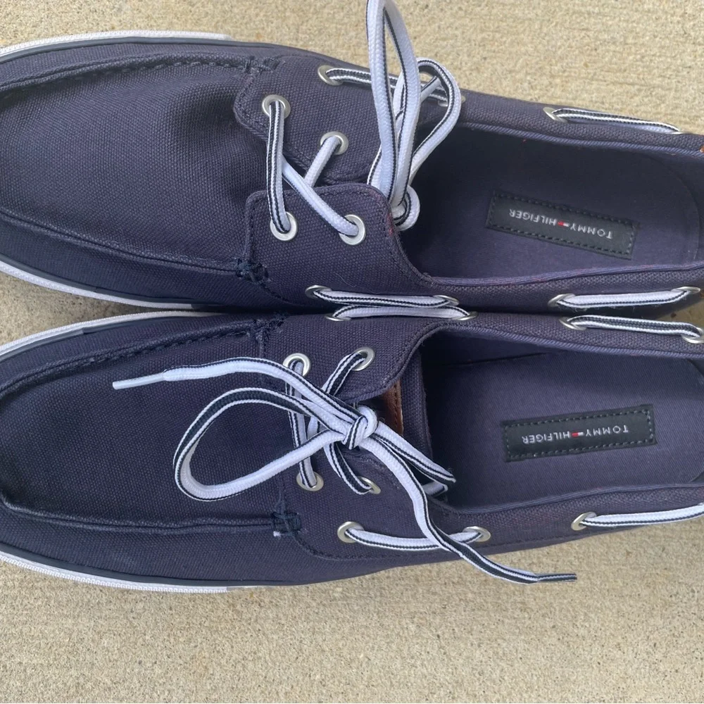Men’s gently used shoes. Tommy Hilfiger size 12. - Picture 3 of 4